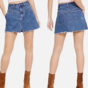 We The Free-Free People Mini Skirt  Hi-Rise Pleated Raw-Edge Hem, Boho Denim. 27